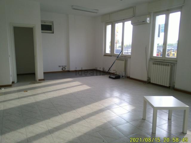 Capannone in vendita di 1100 m²