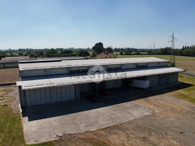Capannone in vendita di 1100 m²