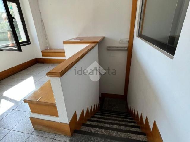 Capannone in vendita di 1100 m² in Via Pian di Rocco