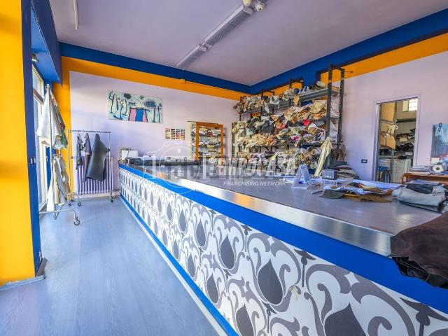 Capannone in vendita di 110 m² in Via Bolzano