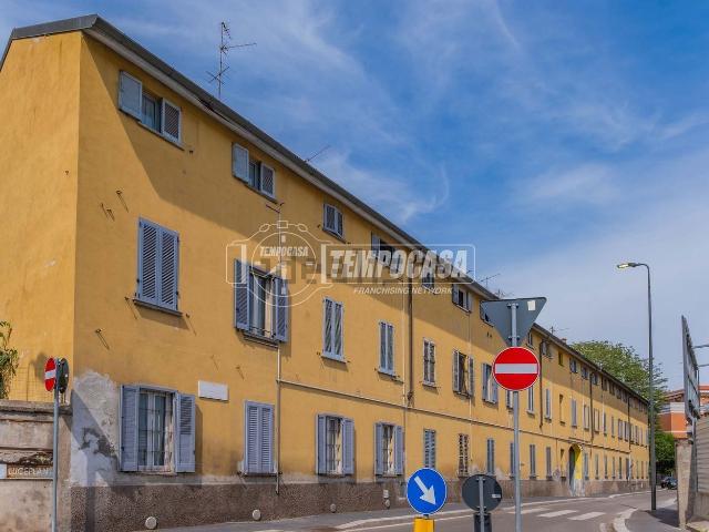 Capannone in vendita di 110 m² in Via Ernesto Teodoro Moneta