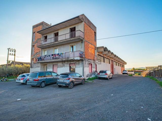 Capannone in vendita di 1120 m²