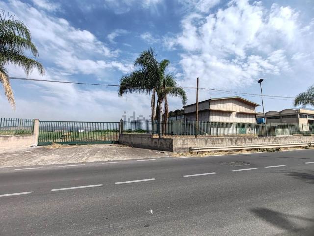Capannone in vendita di 1138 m²