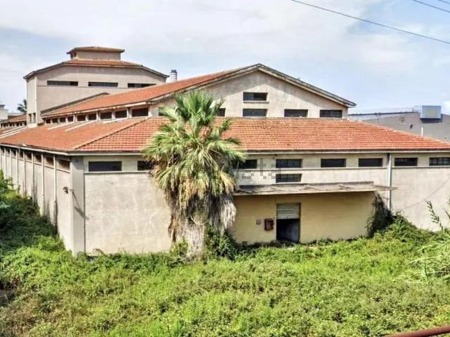 Capannone in vendita di 11325 m² in Via Statale, 321