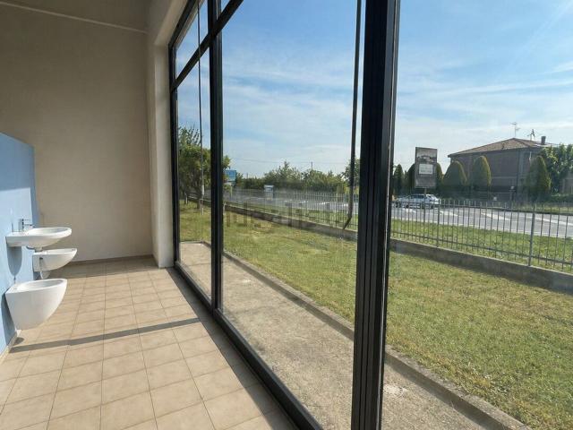 Capannone in vendita di 1148 m²