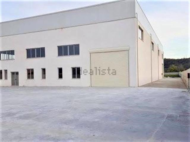 Capannone in vendita di 1143 m²