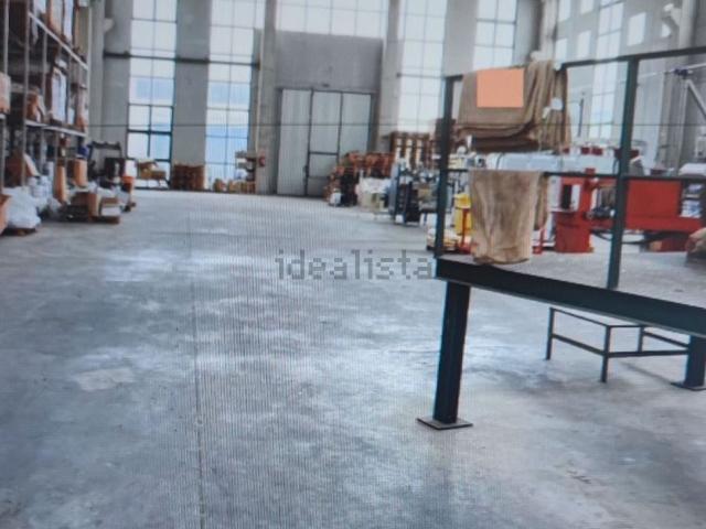 Capannone in vendita di 1150 m² in Via Cese Nove, 29