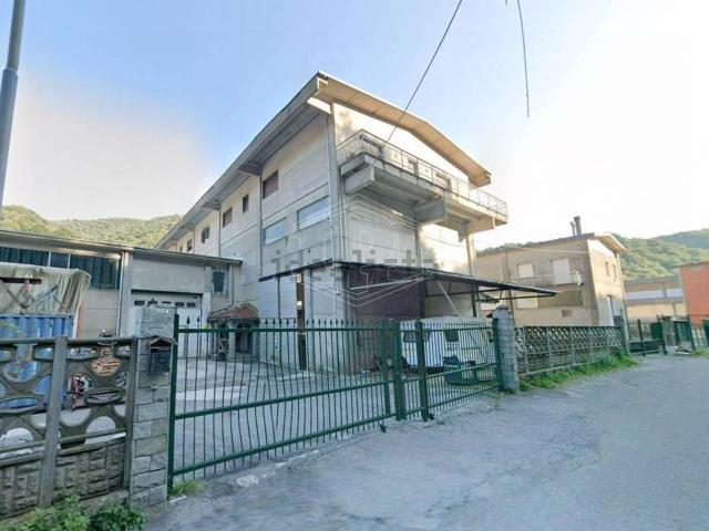 Capannone in vendita di 1150 m² in Via Valle Stura