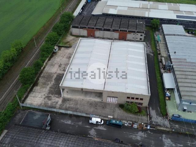 Capannone in vendita di 1170 m² in Via Tonale
