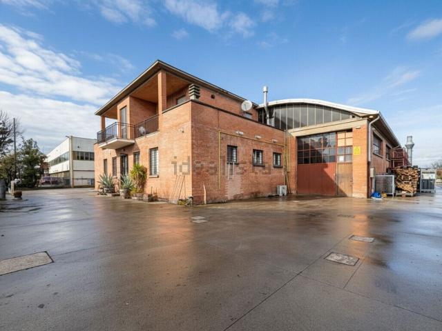 Capannone in vendita di 1190 m²