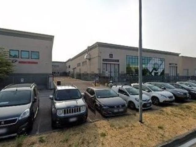 Capannone in vendita di 1200 m² in Via dell&apos Industria