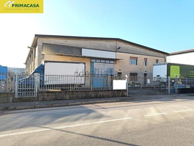 Capannone in vendita di 1200 m² in Via della Concordia