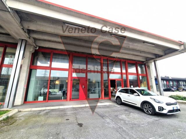 Capannone in vendita di 1200 m² in Via Portogallo