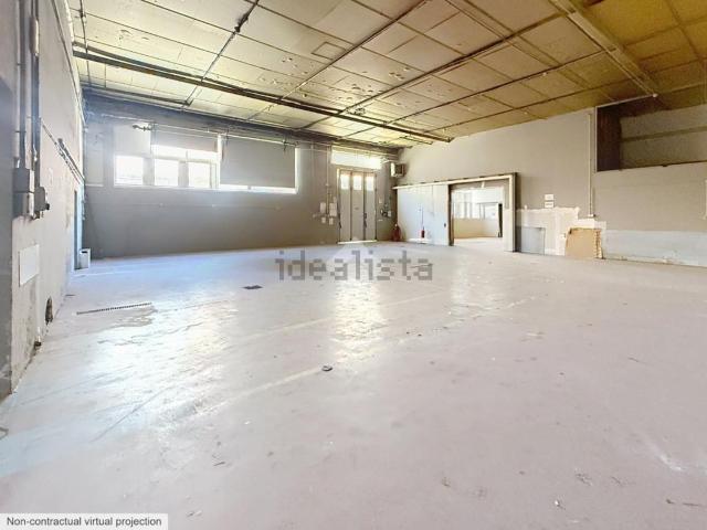 Capannone in vendita di 1200 m² in Via Toscana, 1