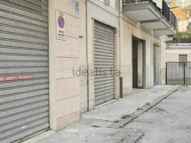 Capannone in vendita di 120 m² in Via Davide Galdi, 44