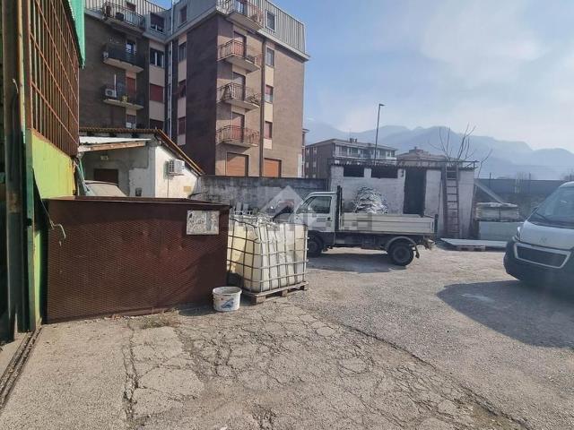 Capannone in vendita di 2180 m² in Via Guglielmo Marconi