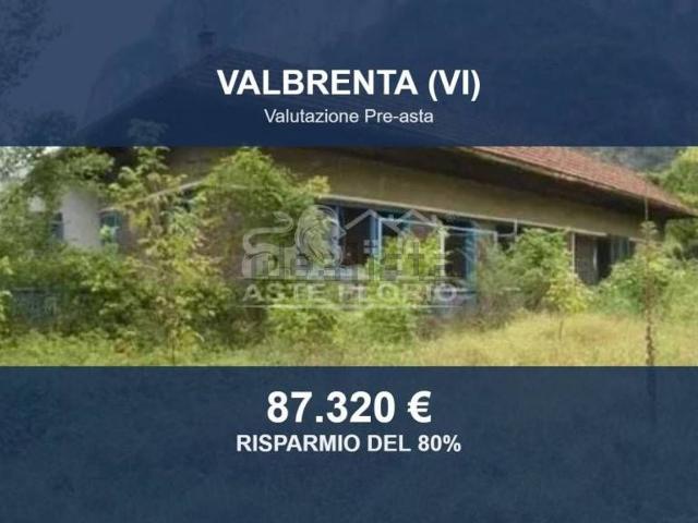 Capannone in vendita di 12100 m² in Via Giarre di Sicilia, 1