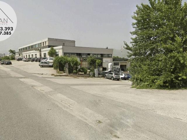 Capannone in vendita di 1225 m² in Via Alfredo Nobel, 34
