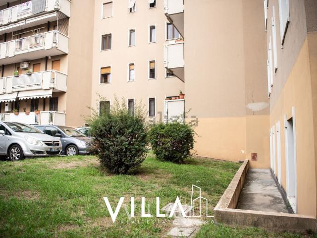 Capannone in vendita di 124 m² in Via F. Ferrucci, 6