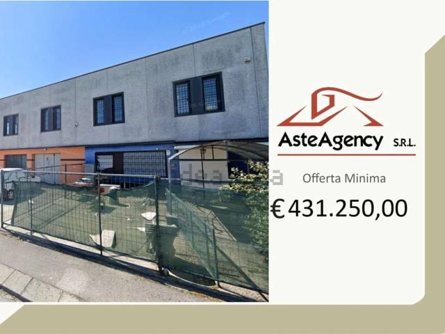 Capannone in vendita di 1280 m² in Via del Lavoro, 67