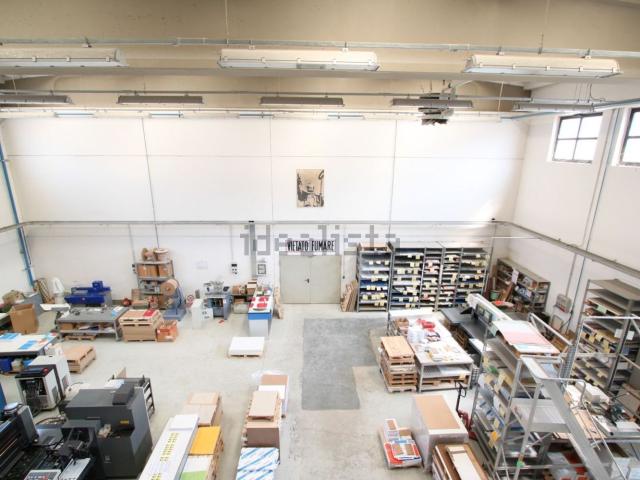 Capannone in vendita di 1280 m² in Via Don Milani
