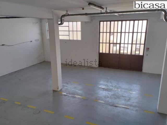 Capannone in vendita di 1307 m² in Via Senigallia, 70
