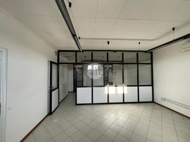 Capannone in vendita di 1300 m² in Borgo Palazzo