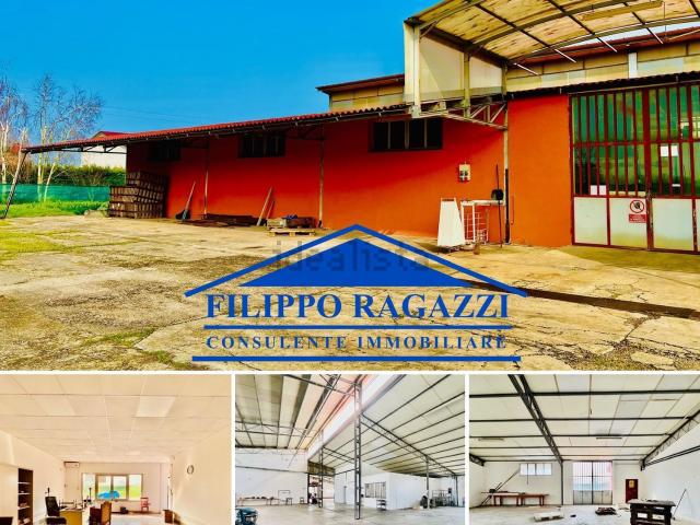 Capannone in vendita di 1300 m² in Via Argenta, 41