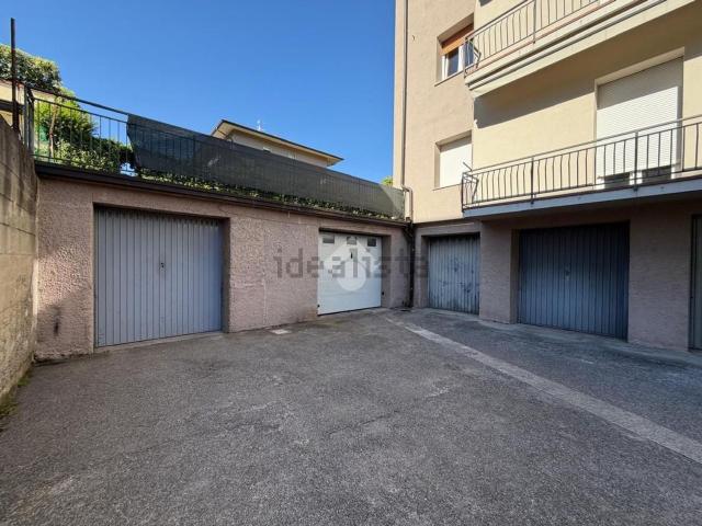 Capannone in vendita di 130 m² in Via Guglielmo Oberdan, 44