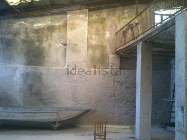 Capannone in vendita di 1320 m² in Contrada Unci