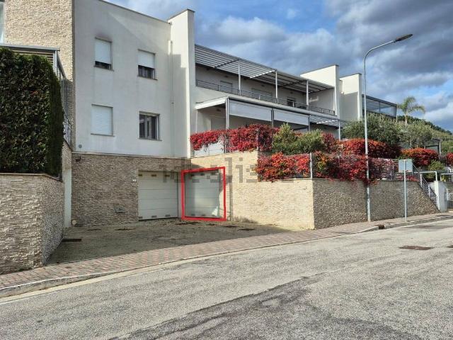 Capannone in vendita di 134 m² in Via San Luigi, 4