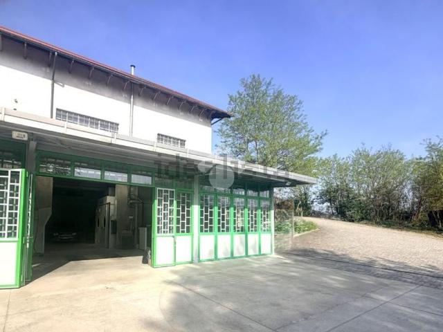 Capannone in vendita di 350 m² in Via Sardigliano, 1