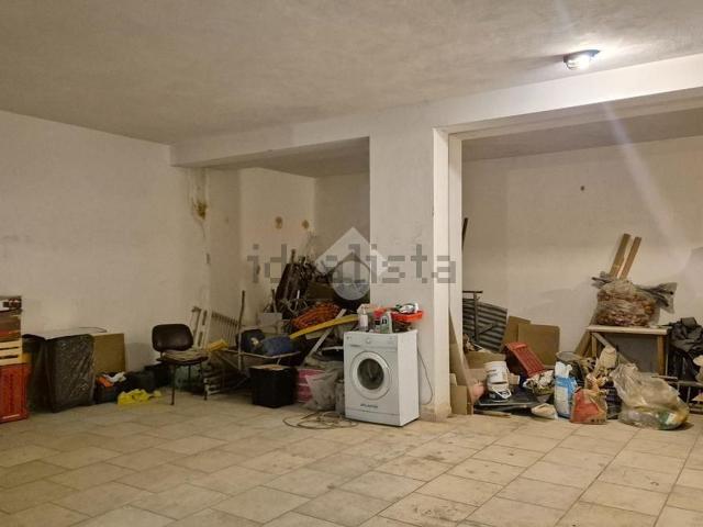 Capannone in vendita di 137 m² in Via Giovanni Verga, 23