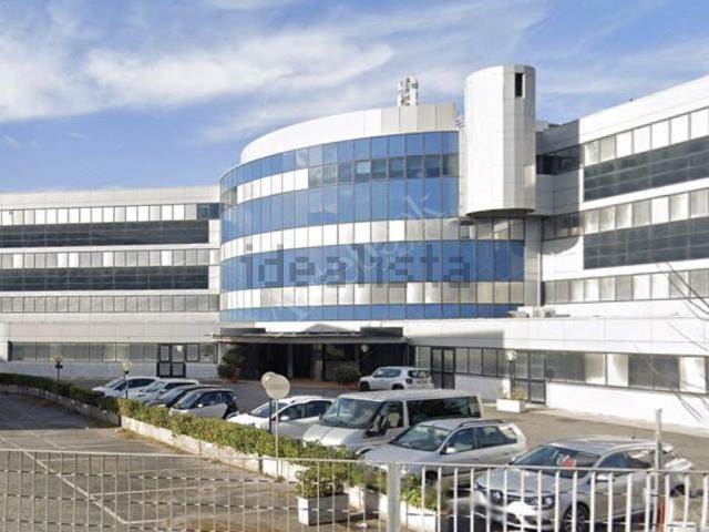 Capannone in vendita di 13988 m² in Via Giulio Vincenzo Bona