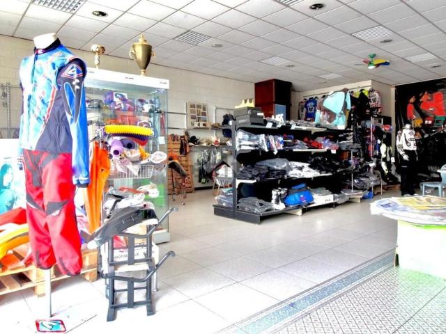 Capannone in vendita di 1400 m² in Via Stella, 80