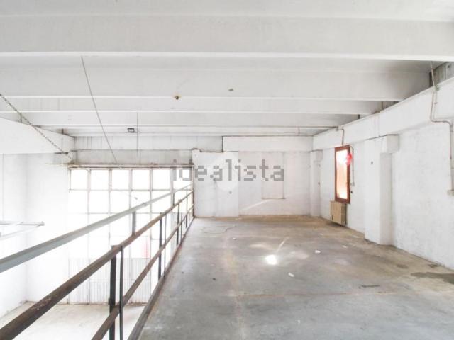 Capannone in vendita di 140 m² in Via Mandolossa