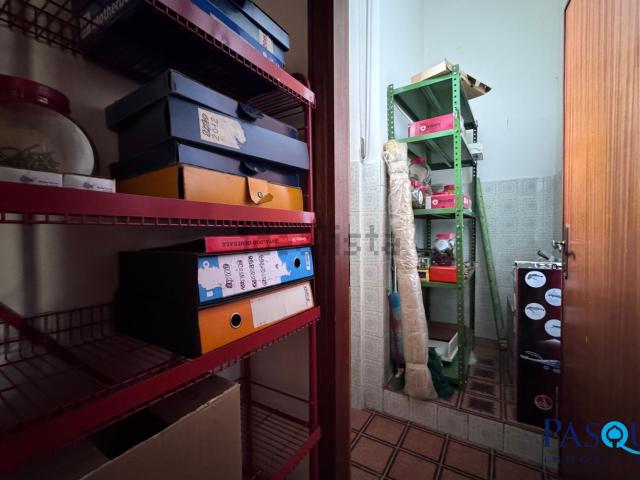 Capannone in vendita di 140 m² in Via San Gimignano