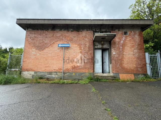 Capannone in vendita di 140 m² in Via Tonino Serenari, 4