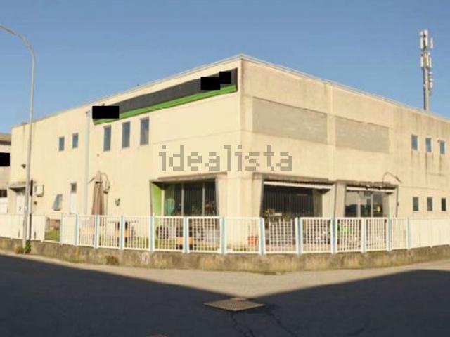 Capannone in vendita di 1434 m² in Via A. Gentilin, 15