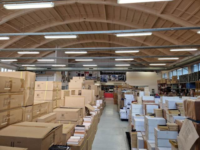 Capannone in vendita di 1430 m² in Via Sormani, 61