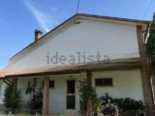Capannone in vendita di 143 m² in Via delle Rivare