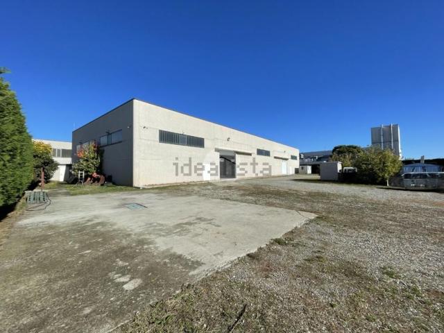 Capannone in vendita di 1445 m² in Via Primo Levi, 1