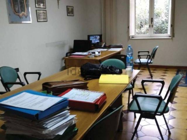 Capannone in vendita di 14500 m² in Via Barnaba Abenante