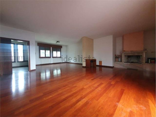 Capannone in vendita di 1450 m²