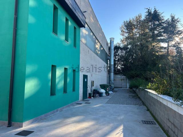 Capannone in vendita di 1450 m² in Via Noce