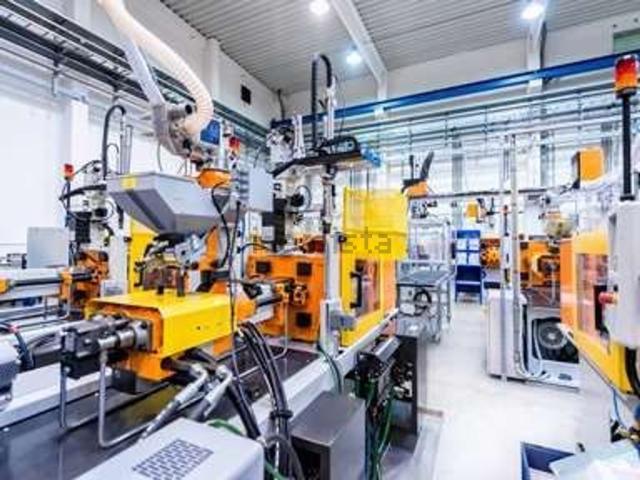 Capannone in vendita di 1450 m² in Via Europa, 165