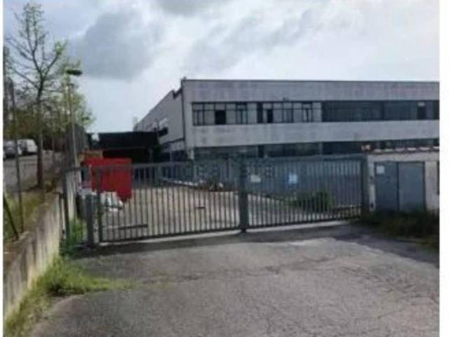 Capannone in vendita di 1465 m² in Via delle Nazioni Unite, 14