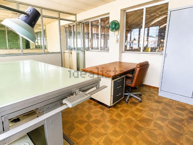 Capannone in vendita di 1490 m² in Via Jesi