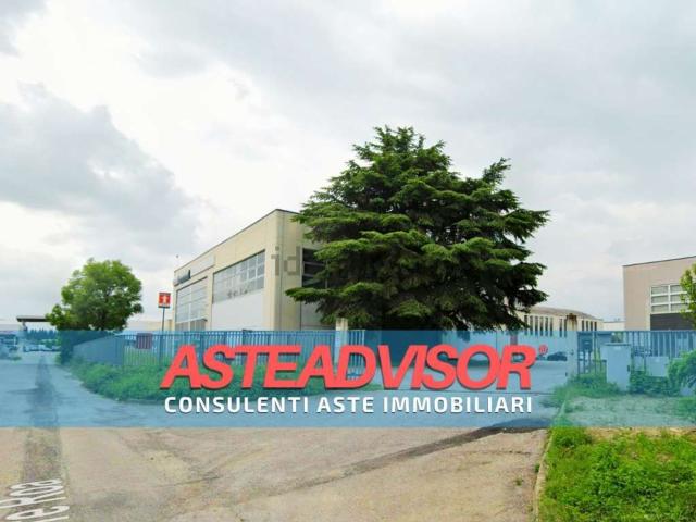Capannone in vendita di 1492 m² in Via della Motorizzazione, 4