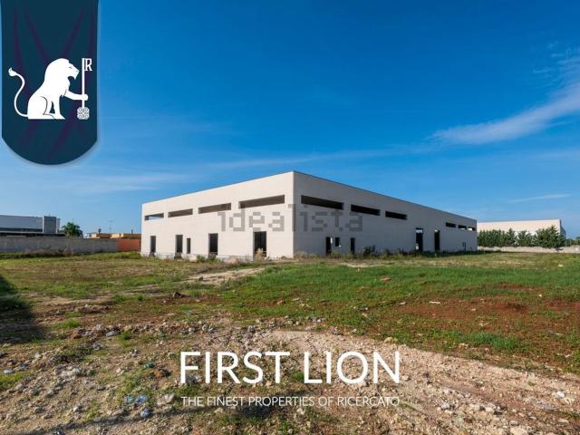 Capannone in vendita di 15000 m² in Via Falcone Borsellino